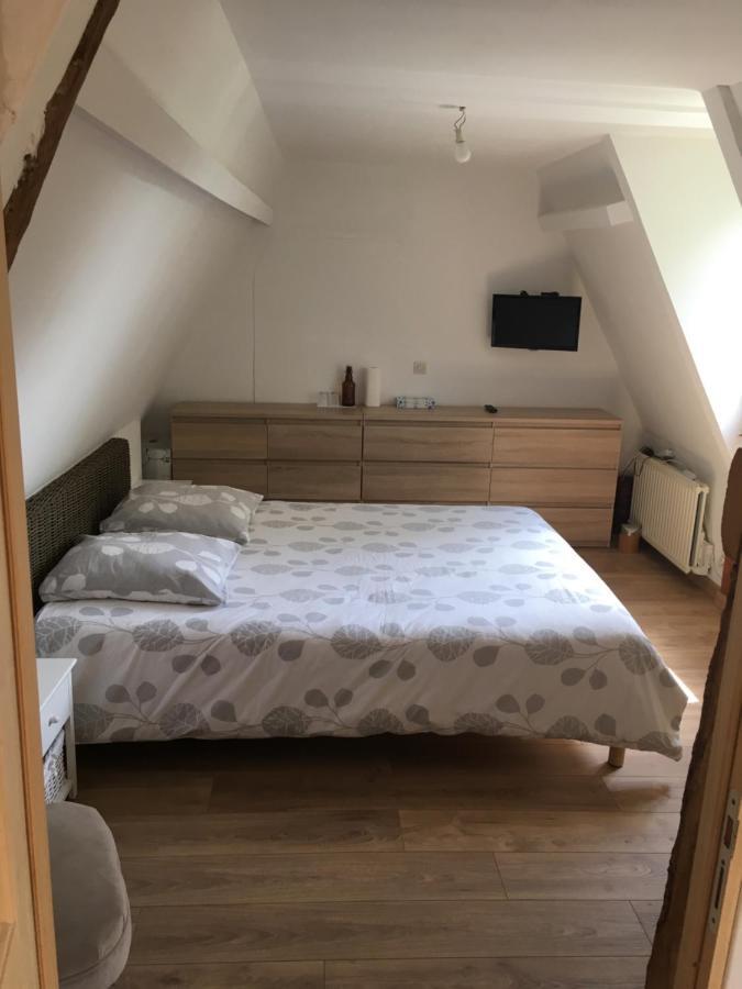 Charmante Chambre Privee Dans Veritable Maison Normande - Check In Tardif Ou Late Ok Sainte-Croix-sur-Aizier Zewnętrze zdjęcie